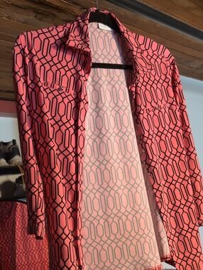 New York & Company Coral Shirt with Black Geometric Print